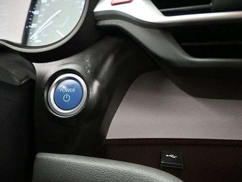 Used 2024 Toyota Sienna XLE image 24