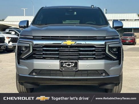 New 2025 Chevrolet Suburban Premier RWD image 7