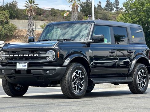 New 2026 Ford Bronco Outer Banks AWD/4WD image 7
