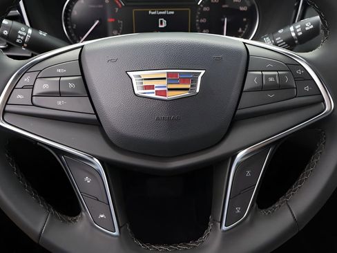 New 2026 Cadillac XT5 Luxury image 19