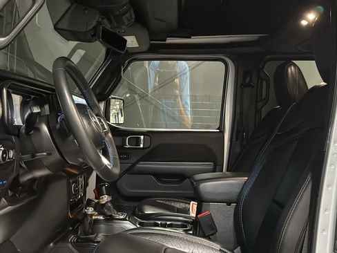 Used 2024 Jeep Wrangler High Altitude AWD/4WD image 10