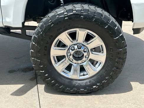 Used 2021 Ford F250 Platinum w/ FX4 Off-Road Package AWD/4WD image 10