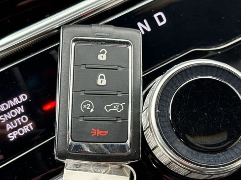 Used 2023 Jeep Grand Cherokee Limited image 37