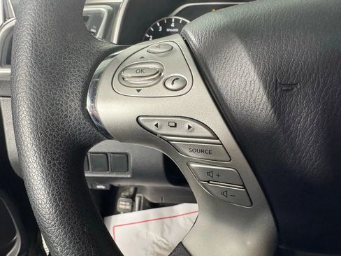Used 2018 Nissan Murano S image 15