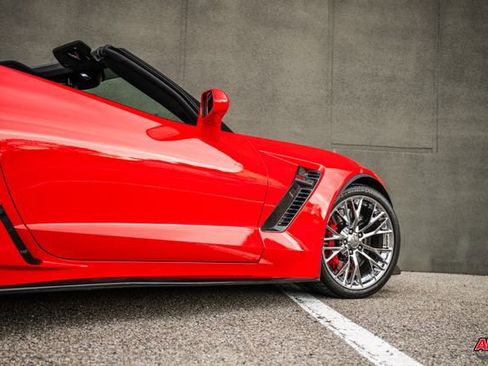 Used 2015 Chevrolet Corvette Z06 w/ 2LZ Preferred Equipment Group image 32