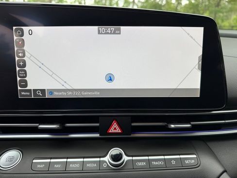 Used 2025 Hyundai Elantra SEL image 25