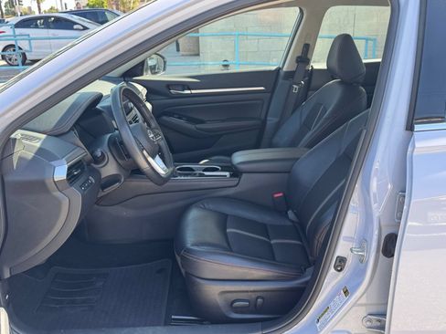 Used 2025 Nissan Altima 2.5 SR FWD image 28