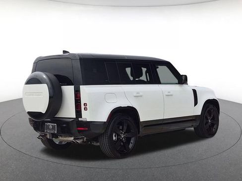 Used 2025 Land Rover Defender 110 X-Dynamic SE AWD/4WD image 5