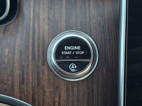 Used 2025 Mercedes-Benz C 300 Sedan image 34