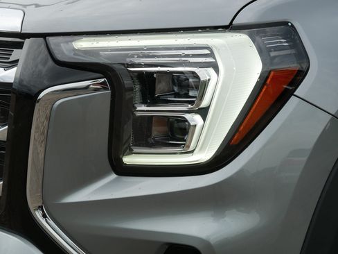 Used 2025 GMC Terrain Elevation AWD/4WD image 16