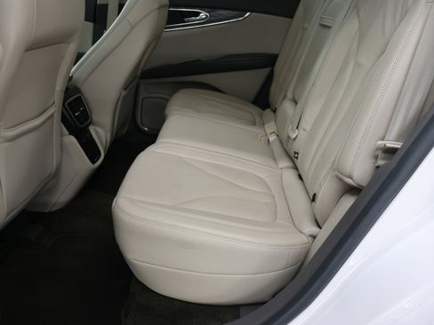Used 2016 Lincoln MKX Reserve w/ Technology Package AWD/4WD image 38
