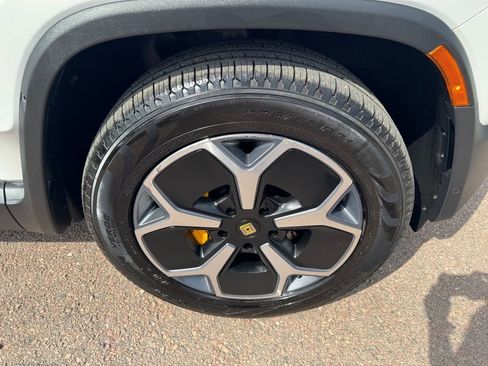 Used 2022 Rivian R1T Adventure image 23