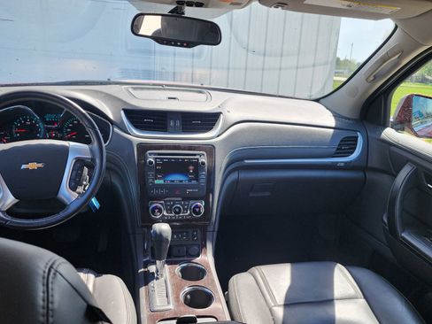 Used 2017 Chevrolet Traverse LT FWD image 8