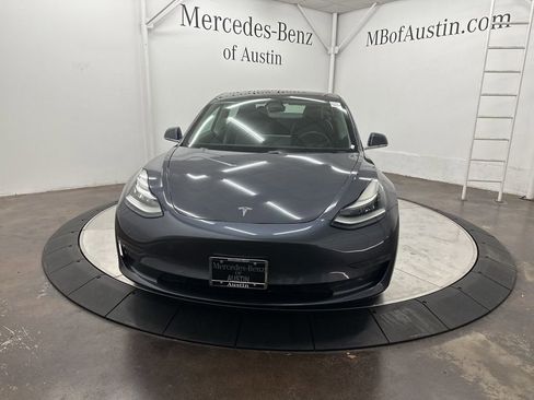 Used 2018 Tesla Model 3 Mid Range image 2