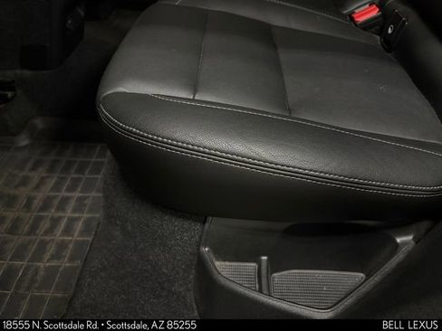 Used 2019 Volvo XC40 T4 Momentum FWD image 21