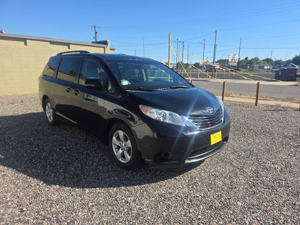 Used 2014 Toyota Sienna LE FWD image 7