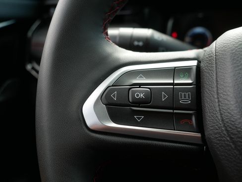 Used 2025 Jeep Compass Trailhawk w/ Trailhawk Elite Group AWD/4WD image 28