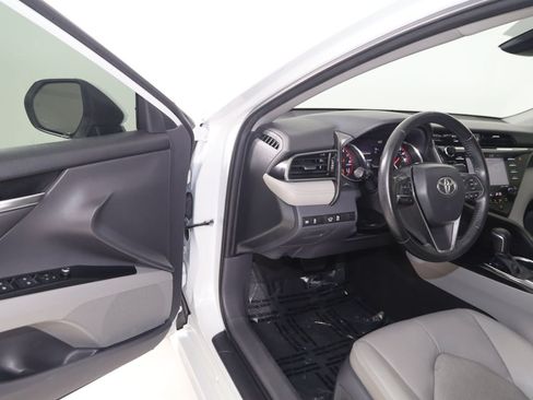 Used 2019 Toyota Camry XSE FWD image 44