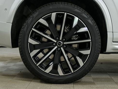 Used 2026 Volvo XC90 B6 Plus w/ Protection Package Premier AWD/4WD image 40