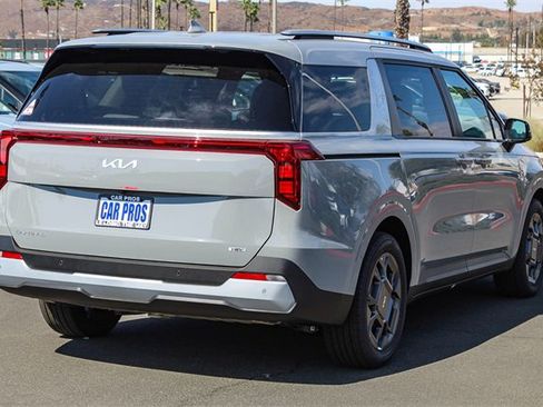 New 2026 Kia Carnival EX image 9