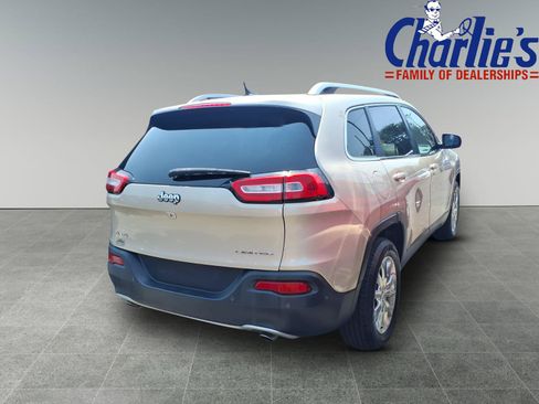 Used 2014 Jeep Cherokee Limited w/ Technology Group AWD/4WD image 4