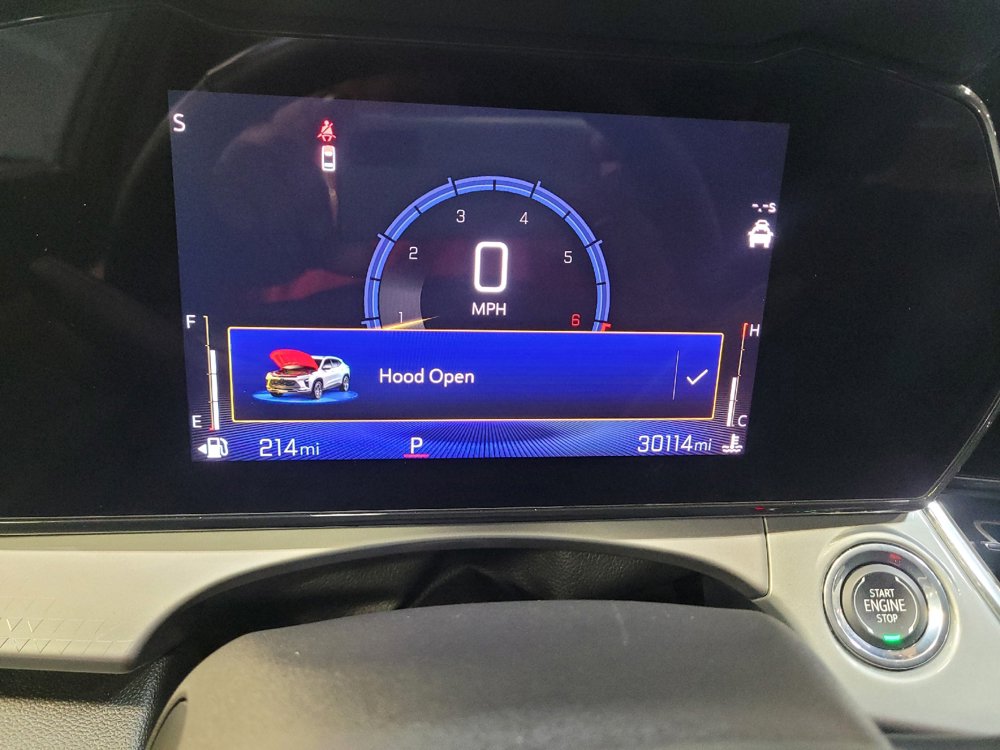 Used 2025 Chevrolet Trax LT w/ LT Convenience Package FWD image 23
