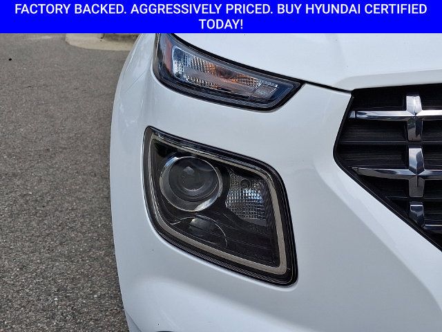 Certified 2025 Hyundai Venue SEL FWD image 11