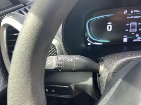 Used 2025 Kia Soul LX FWD image 58