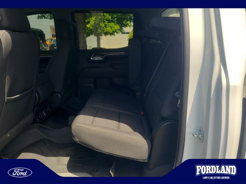 Used 2023 Chevrolet Silverado 1500 LT AWD/4WD image 17