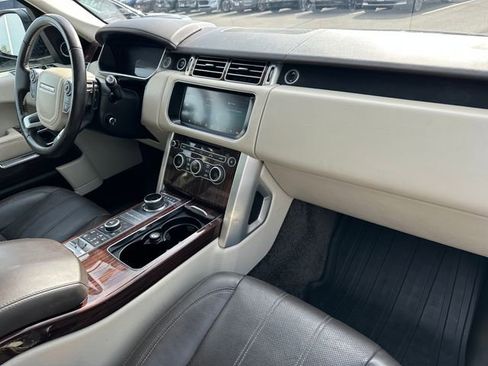 Used 2017 Land Rover Range Rover HSE image 12