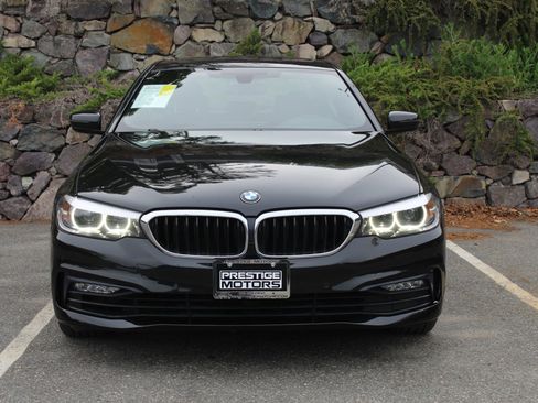 Used 2017 BMW 530i xDrive AWD/4WD image 3