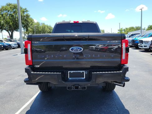 Used 2024 Ford F250 Lariat w/ Lariat Ultimate Package AWD/4WD image 8