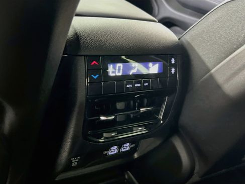 Used 2023 Jeep Grand Cherokee L Laredo AWD/4WD image 24