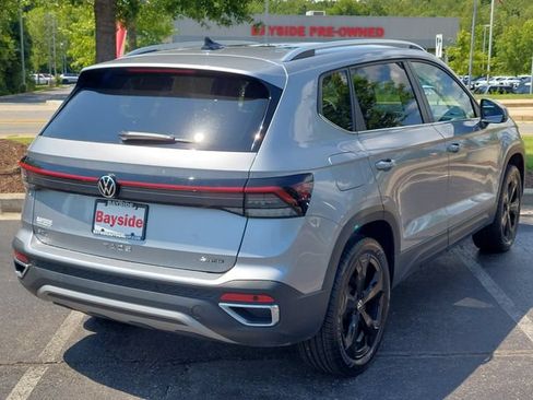 Used 2025 Volkswagen Taos SEL w/ Black Wheel Plus Package AWD/4WD image 24