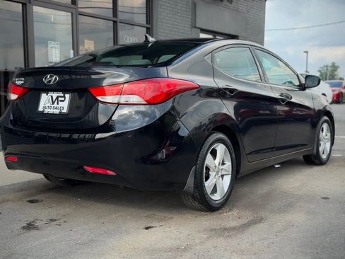 Used 2013 Hyundai Elantra GLS FWD image 2