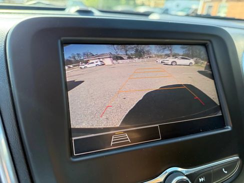 Used 2022 Chevrolet Equinox LS w/ LS Convenience Package FWD image 29