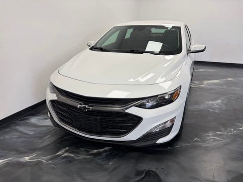 Used 2024 Chevrolet Malibu LT w/ Sport Edition image 3
