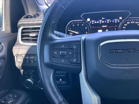 Used 2021 GMC Yukon Denali w/ Denali Premium Package image 11