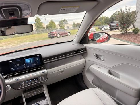 Used 2024 Hyundai Kona Limited image 17