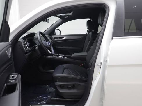 Used 2025 Volkswagen Atlas Cross Sport SE AWD/4WD image 5