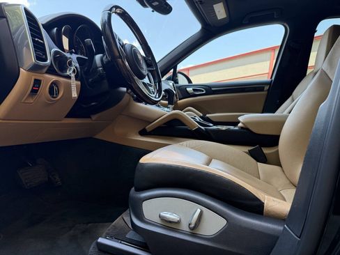 Used 2016 Porsche Cayenne AWD/4WD image 39