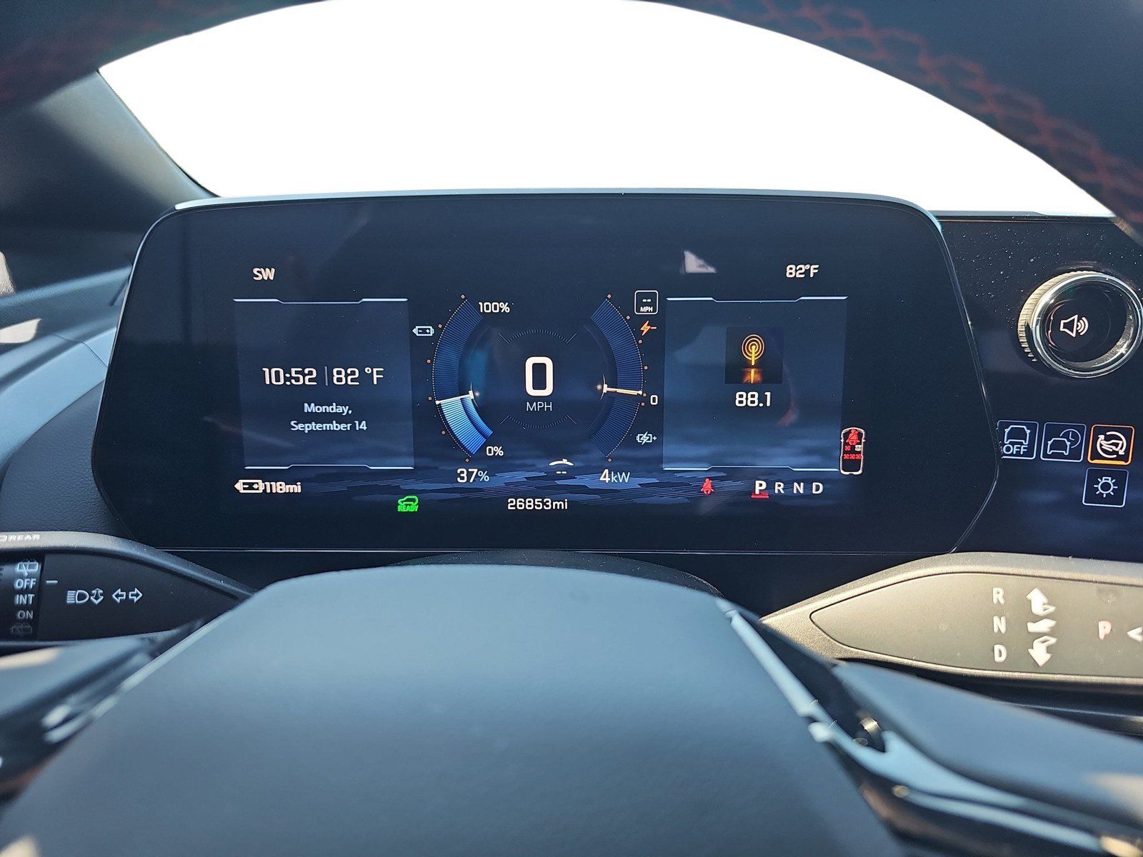 Used 2024 Chevrolet Equinox EV RS FWD image 16