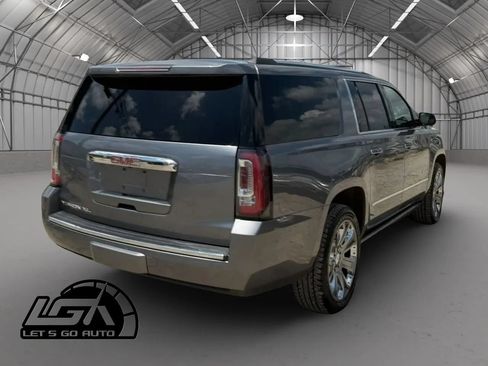 Used 2018 GMC Yukon XL Denali w/ Denali Ultimate Package AWD/4WD image 7