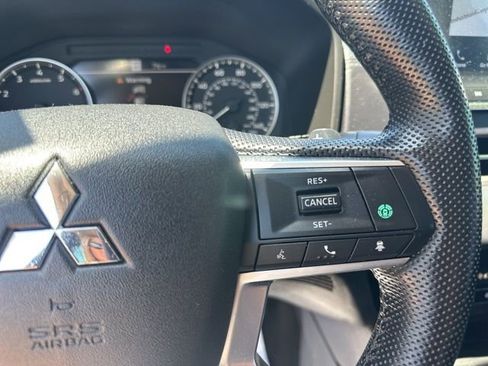 Used 2023 Mitsubishi Outlander SE FWD image 14