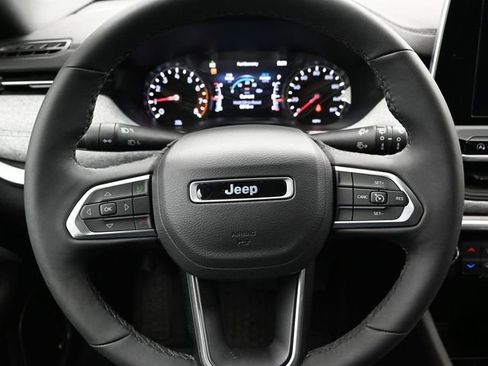 New 2025 Jeep Compass Latitude w/ Sun & Sound Group AWD/4WD image 26