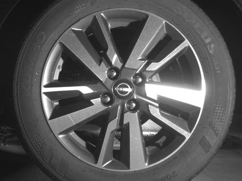 Used 2025 Nissan Versa SV FWD image 14