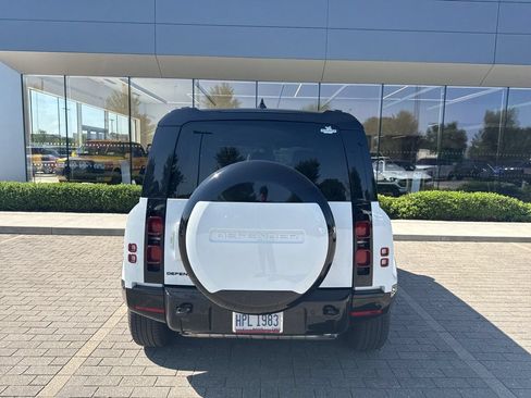 Certified 2025 Land Rover Defender 110 X-Dynamic SE AWD/4WD image 6