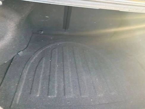 Used 2012 Hyundai Elantra GLS FWD image 7