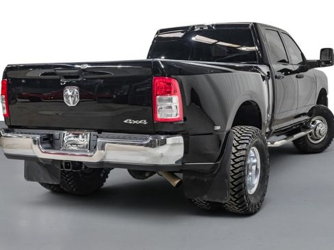 Used 2024 RAM 3500 Tradesman w/ Chrome Appearance Group AWD/4WD image 6