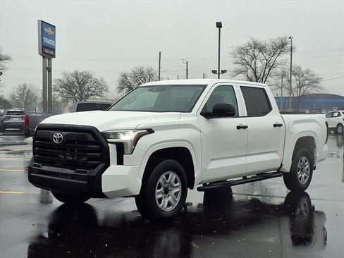 Used 2025 Toyota Tundra SR image 1